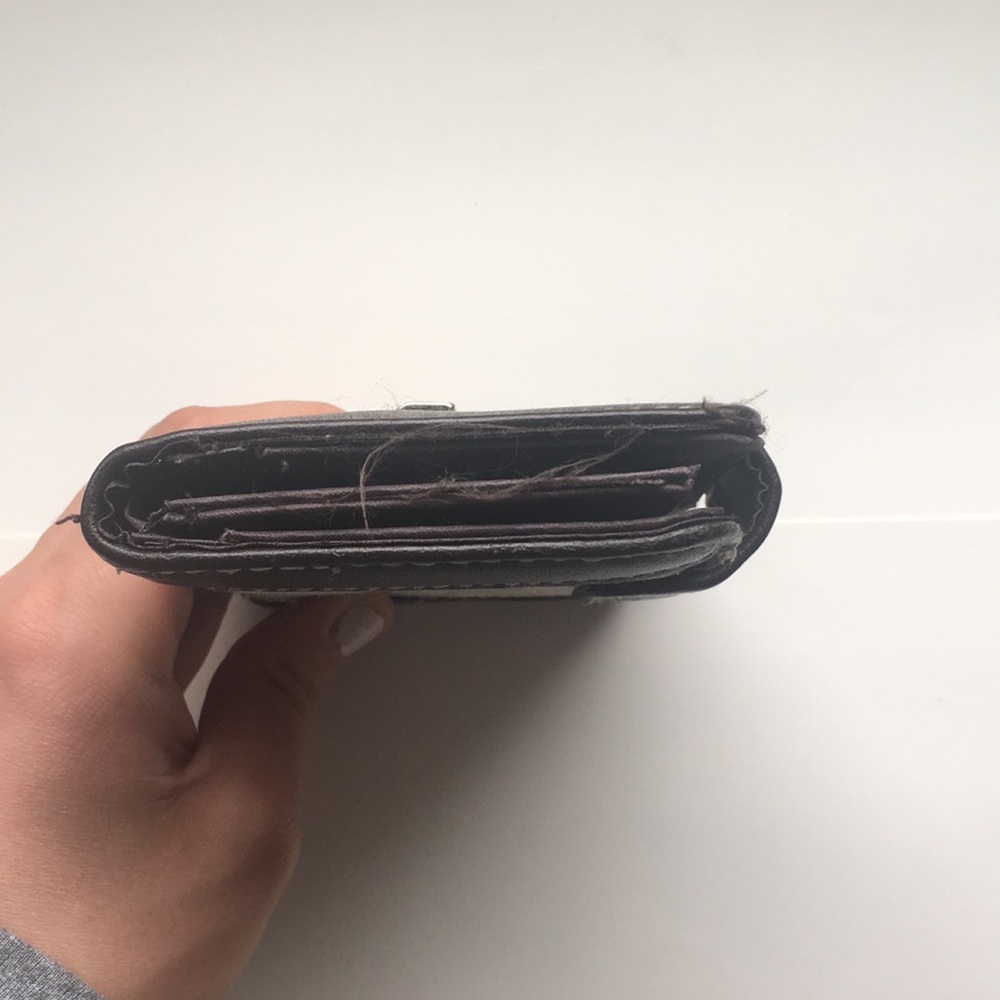 Small Sized Wallet - Picture 3 of 5
